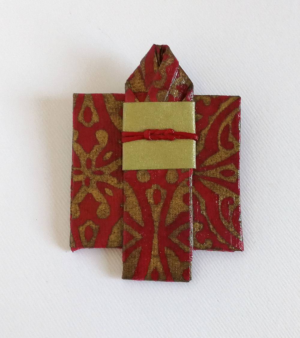 Broche papel origami kimono Kurotomesode modelo 01