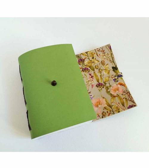 cuaderno ecopiel botánica verde cierre botón detalle tela interior apertura