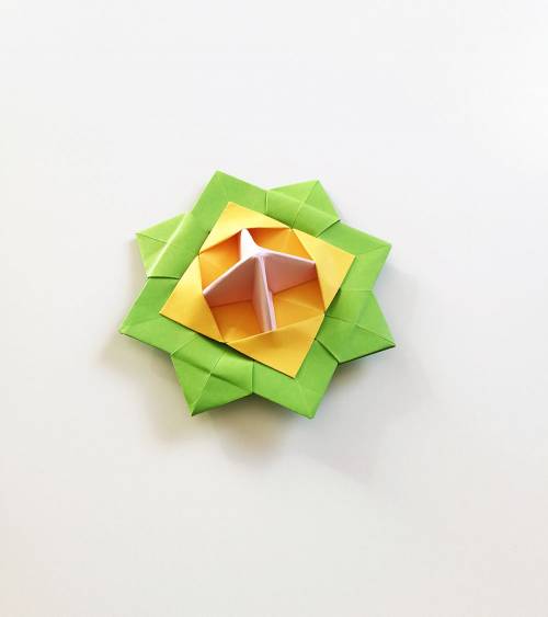 Taller familiar crea tus juguetes de origami- peonza